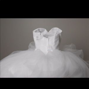 Simply White- Vera Wang ball gown wedding dress